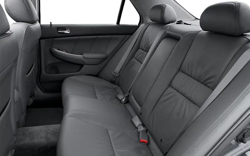 Toyota Corolla Sedan 1-4Pax