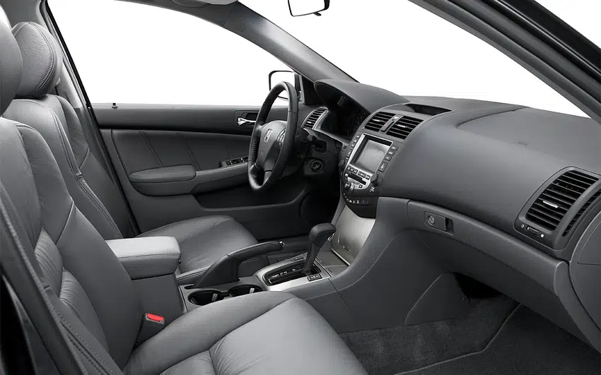 Toyota Corolla Sedan 1-4Pax
