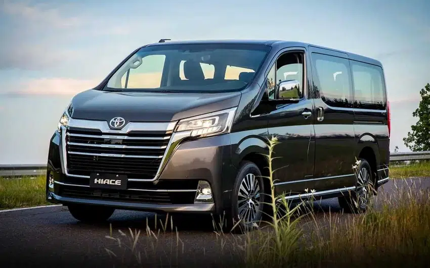 Toyota Hiace Wagon MiniBus 10Pax