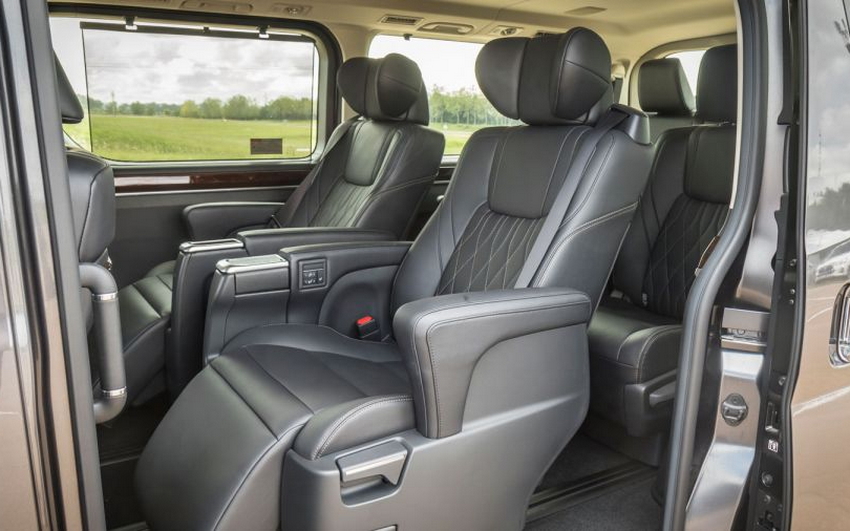 Toyota Hiace Wagon MiniBus 10Pax