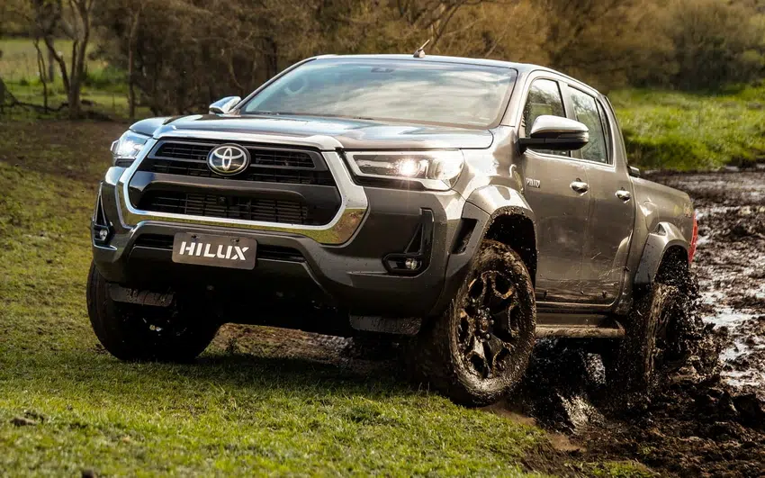 Toyota Hilux 4x4 Pickup 1-4Pax