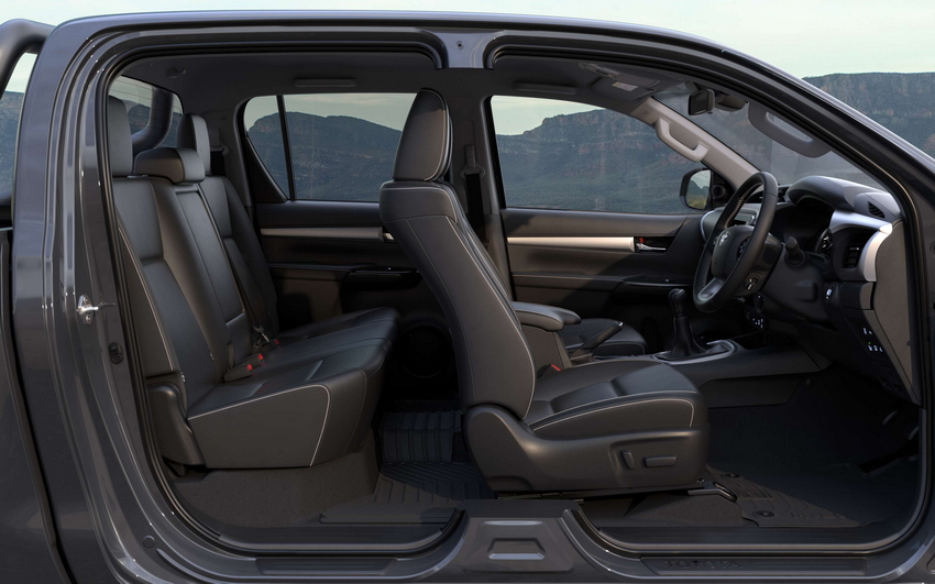 Toyota Hilux 4x4 Pickup 1-4Pax