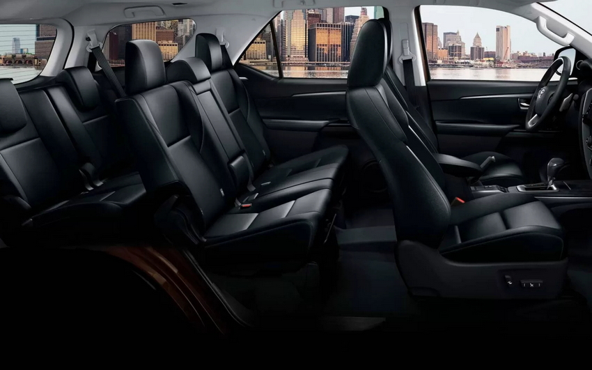 Toyota SW4 SUV 4x4 1-6Pax