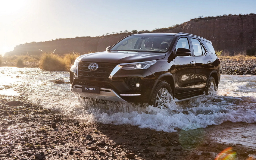 Toyota SW4 SUV 4x4 1-6Pax